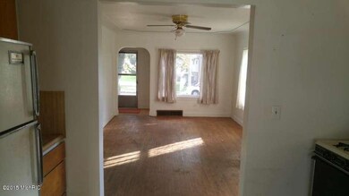 1012151648b_resized