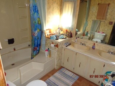 Double sink and garden tub.