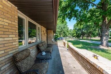 405 Linden Place, Raymore, MO 64083 - photo 5