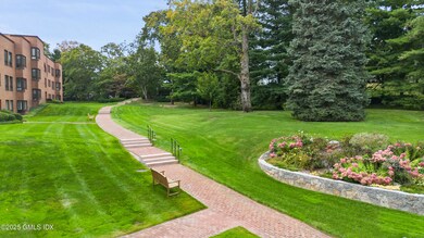 1 Milbank Ave unit 1F, Greenwich, CT 06830 - photo 4