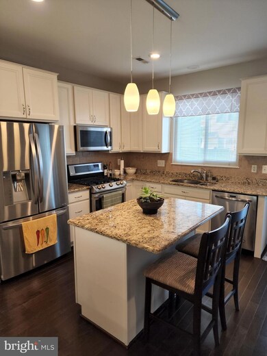 2374 Woodland Pond Ln, Herndon, VA 20171 - photo 6