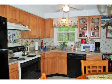 8 Ridgefield Dr, Milford, NH 03055 - photo 3