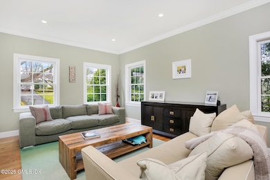 24 Nimitz Pl Old Greenwich CT-large-010-