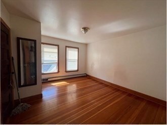 7 Gayland St unit 3, Dorchester, MA 02125 - photo 4