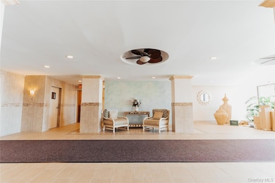 Oakwood Apartment Corp. unit 2B, Long Beach, NY 11561 - photo 4