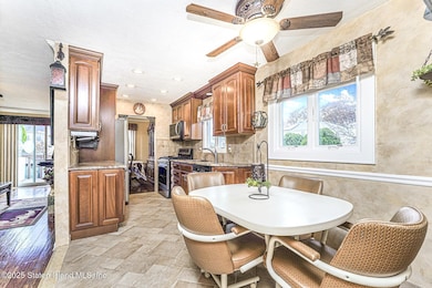 35 Nutwood Ct, Staten Island, NY 10308 - photo 7