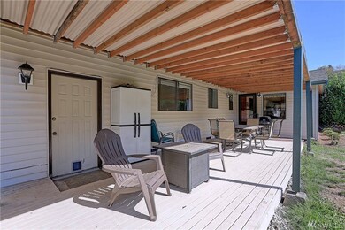 693 Island View Dr, Camano Island, WA 98282 - photo 7