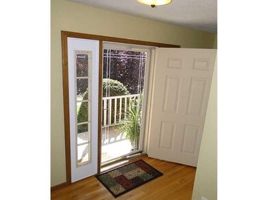 Entry/Foyer.