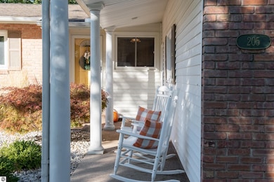 205 Westview Dr, Alma, MI 48801 - photo 3