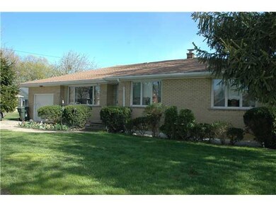 691 Barrally St, North Tonawanda, NY 14120 - photo 2