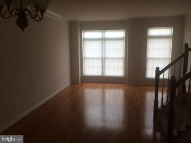 42596 Pine Forest Dr, Chantilly, VA 20152 - photo 3