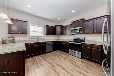 1001 Flounder Run, New Bern, NC 28562 - photo 4