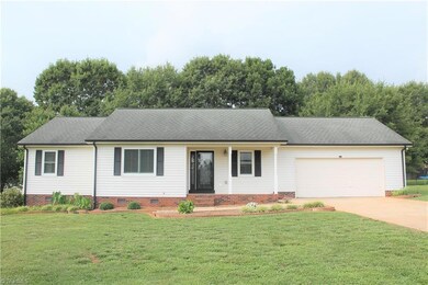 124 Antler Dr, Statesville, NC 28625 - photo 2