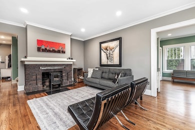 949 Clarke Dr, Dubuque, IA 52001 - photo 4