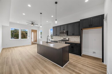 7901 Cora St unit B, Houston, TX 77088 - photo 3