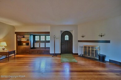 713 Thomas St, Stroudsburg, PA 18360 - photo 6