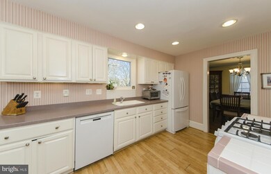 810 Park Ave, Falls Church, VA 22046 - photo 6