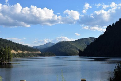 Nearby Painted Rocks Reservoir