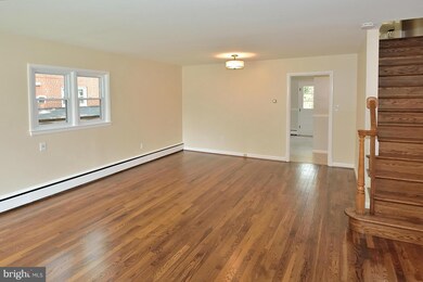 19 W Taylor Run Pkwy, Alexandria, VA 22314 - photo 2