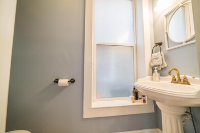 1/2 bath
