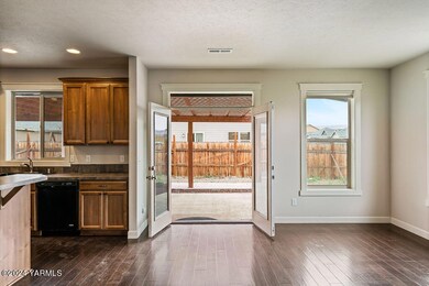 909 Cascade Ave, Moxee, WA 98936 - photo 6