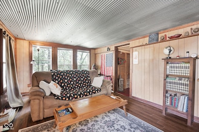 16030 S Ferguson Rd, Columbus, IN 47201 - photo 4