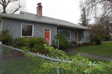 1107 Grandview Ave, Grants Pass, OR 97527 - photo 2