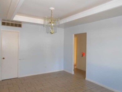 619 Topeka Dr, Carpentersville, IL 60110 - photo 2