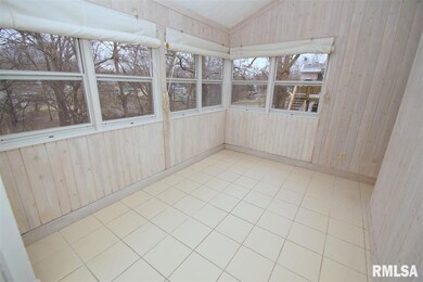 3511 N Elmwood Ave, Davenport, IA 52806 - photo 7