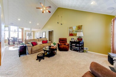 6307 Saskatchewan Dr, Louisville, KY 40228 - photo 5