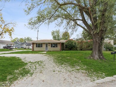 1203 Monroe Dr, Newton, IA 50208 - photo 2