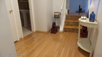 31 Theater Ln, Staten Island, NY 10304 - photo 5