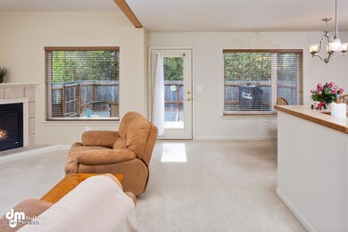 Living Room_DMD_6710-SMALL