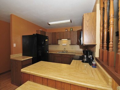 225 Lincoln St, Brooklyn, WI 53521 - photo 7