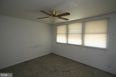 4103 Hollins Ferry Rd, Halethorpe, MD 21227 - photo 2