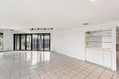 Main Living Area & Dining