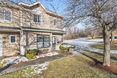 J8 Stonehedge Dr, South Burlington, VT 05403 - photo 2