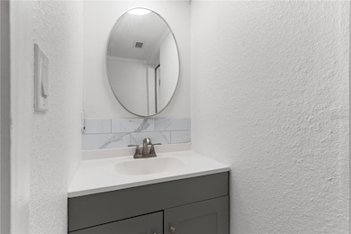 630 N Nashua Ave unit B, Fort Meade, FL 33841 - photo 3