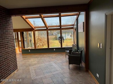 1032 Saturn Dr, Toledo, OH 43615 - photo 6