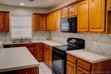 718 W 118th St S, Jenks, OK 74037 - photo 7