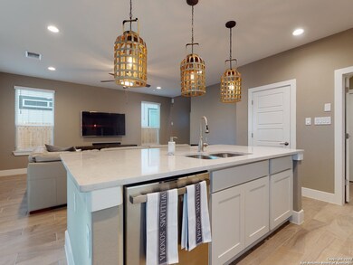 1422 E Sandalwood Ln, San Antonio, TX 78209 - photo 5