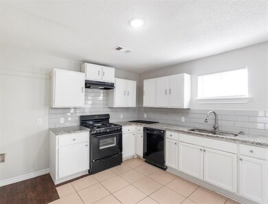 2420 Avenue C, Rosenberg, TX 77471 - photo 6