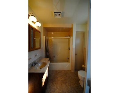 43 Center St, Fairhaven, MA 02719 - photo 4