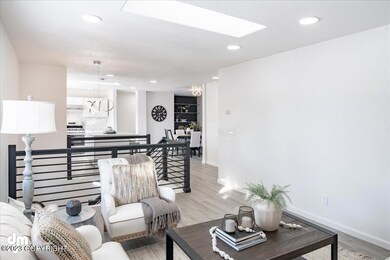 05-Living Room_ELI05112-HDR