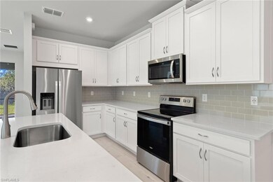 10319 Bonavie Cove Dr, Fort Myers, FL 31570 - photo 7