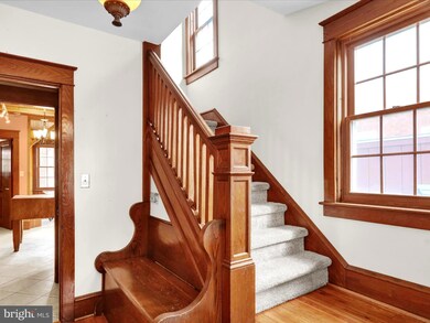 109 W Broad St, New Holland, PA 17557 - photo 4