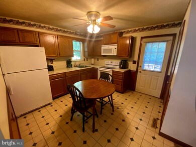 29608 Jennifer Dr, Mechanicsville, MD 20659 - photo 6