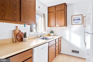 10611 Lexington St, Kensington, MD 20895 - photo 7