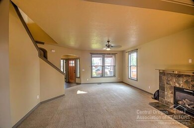 2909 SW Obsidian Ln, Redmond, OR 97756 - photo 7