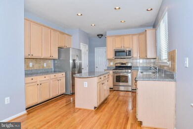 7704 Cumbertree Ct, Springfield, VA 22153 - photo 7